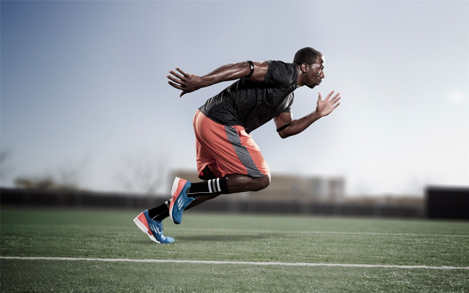 战术执行果断，整体配合默契，战术合作是什么意思