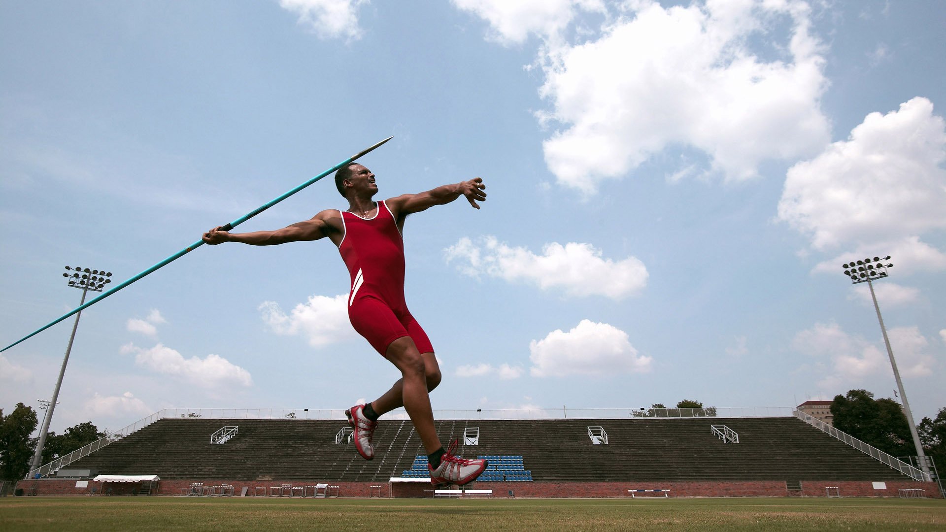 开云体育全站-篮网调整训练计划提升球员体能状态，篮网训练日